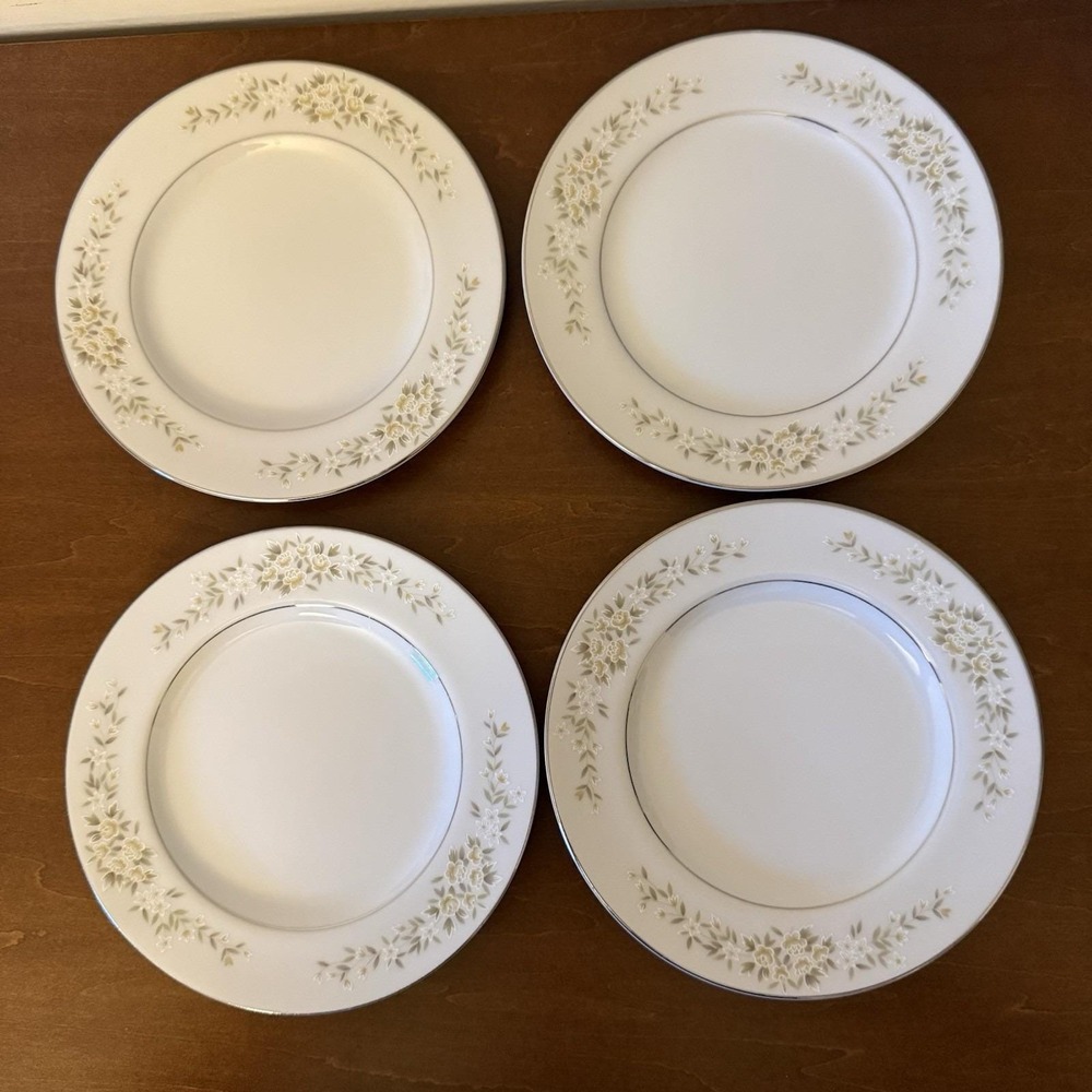 Crown Victoria Lady Carolyn Pattern Bread Plates (4) Yellow & White Flower